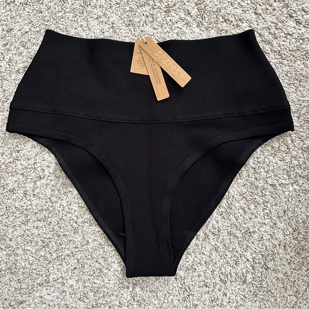NWT SKIMS BIKINI BOTTOMS MEDIUM
